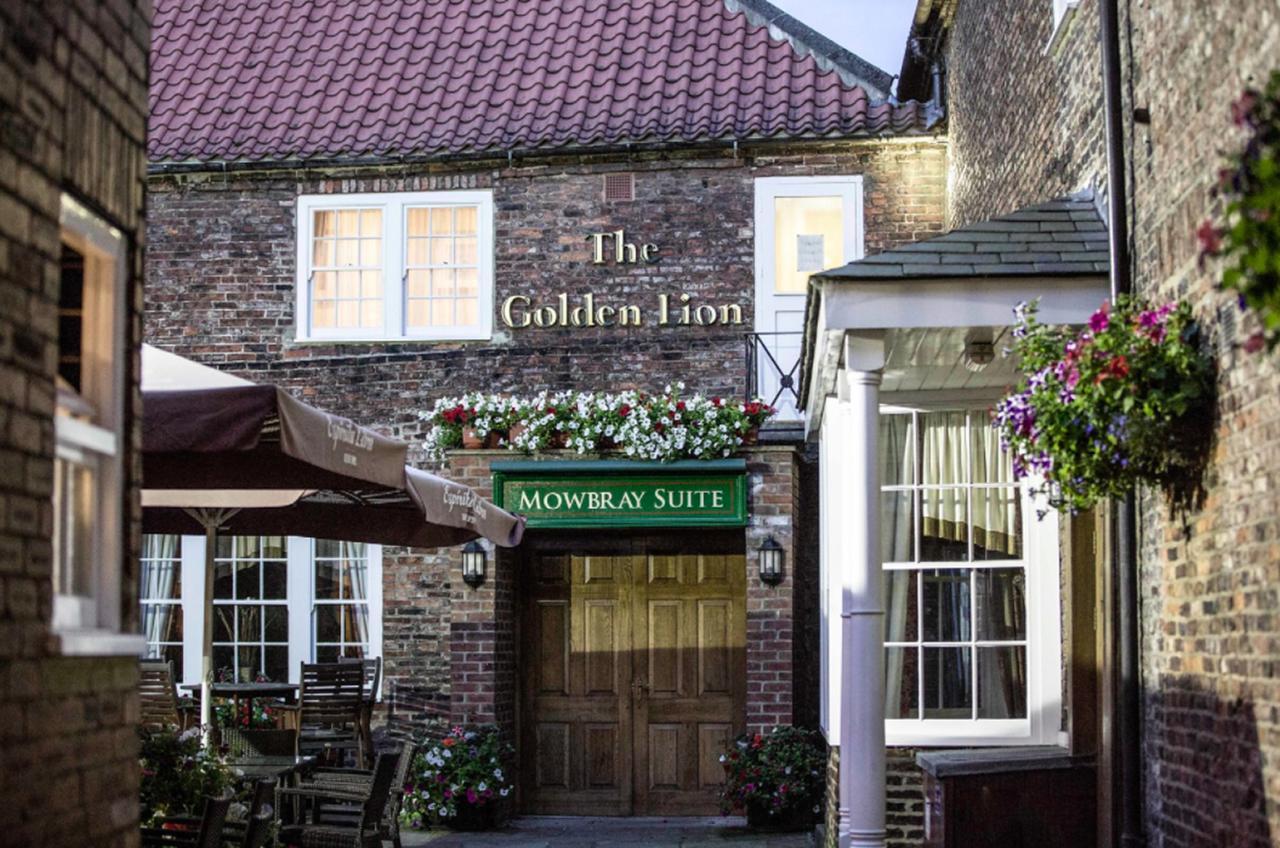 The Golden Lion Hotel ノーサラートン エクステリア 写真